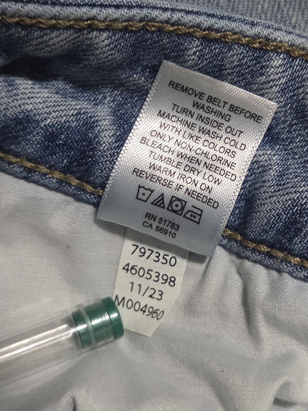 Maurices M Jeans Size 18W Cropped Mom Jeans Light Wash Denim Distressed - Picture 9 of 9